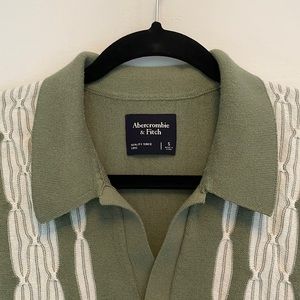 Abercrombie & Fitch knit polo in green pattern size small